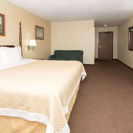 Days Inn By Wyndham Colorado Springs Airport Dış mekan fotoğraf