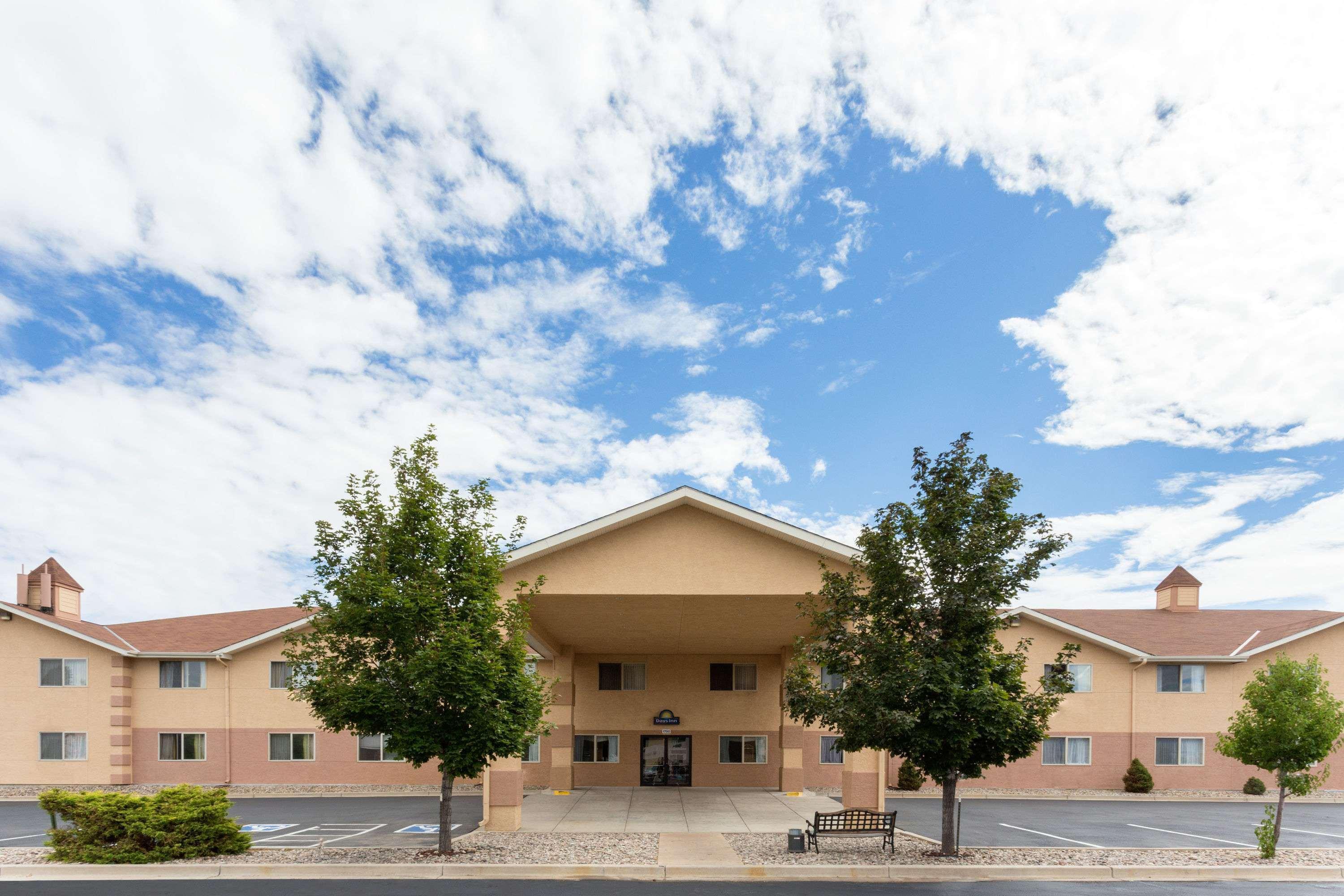 Days Inn By Wyndham Colorado Springs Airport Dış mekan fotoğraf