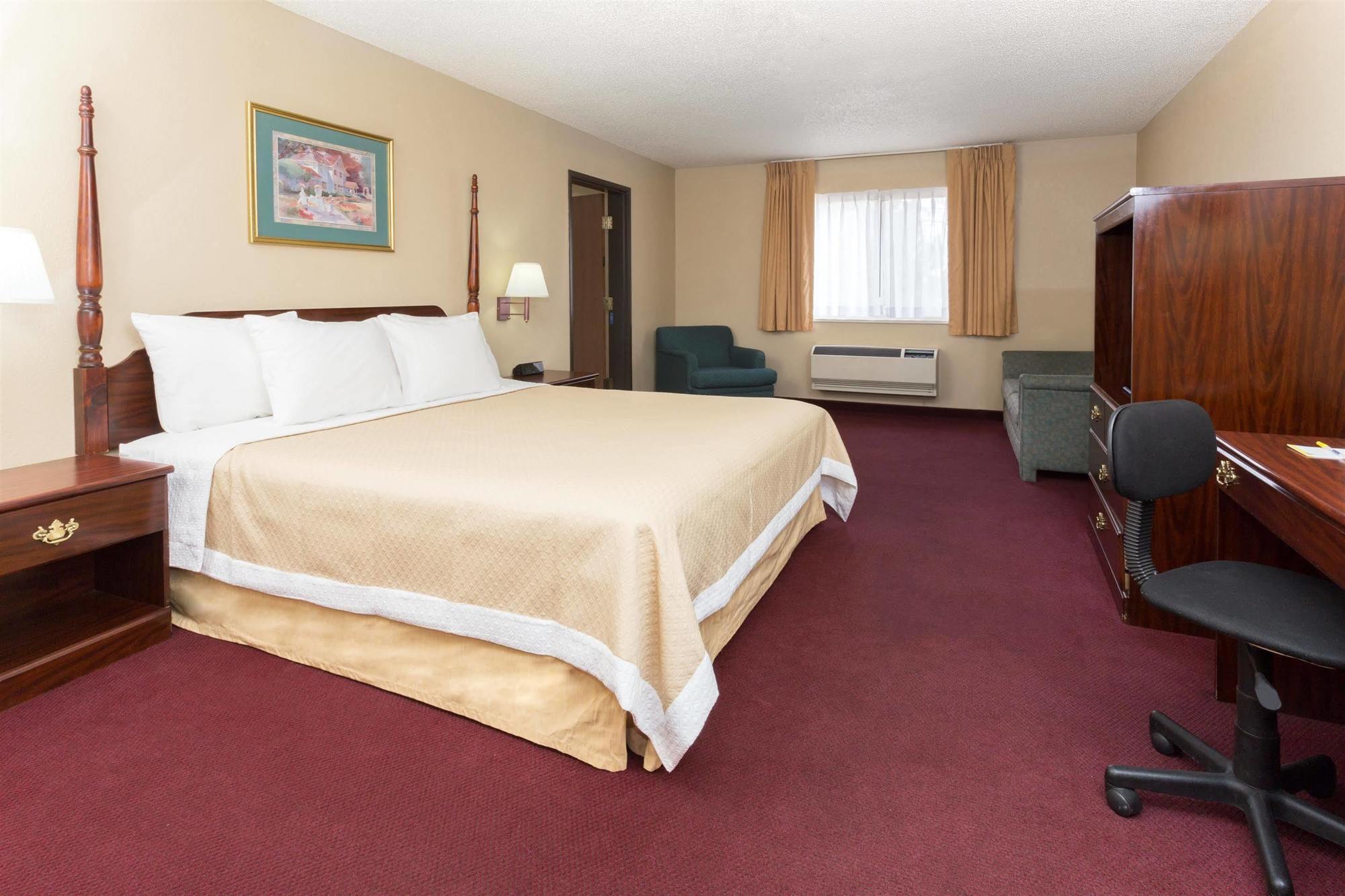 Days Inn By Wyndham Colorado Springs Airport Dış mekan fotoğraf